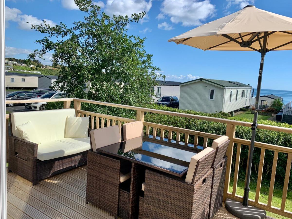 Lydstep Beach Bayview 3-Bedroom Holiday Home Tenby Kültér fotó