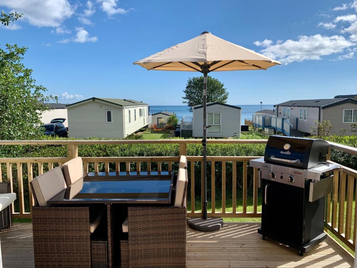 Lydstep Beach Bayview 3-Bedroom Holiday Home Tenby Kültér fotó